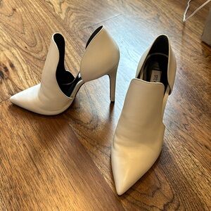 Barely worn Steve Madden white heels, perfect condition